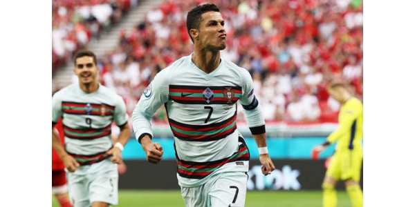 Cristiano Ronaldo é o primeiro artilheiro da história da Copa da Europa