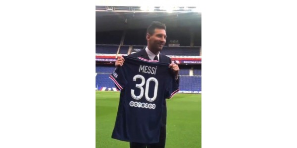 Primeira receita de passagens para casa do Paris Saint-Germain = salário anual de Lionel Messi