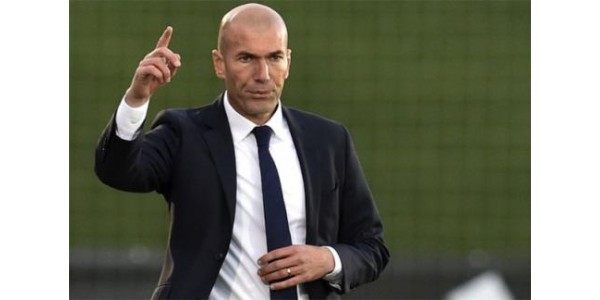 Real Madrid C.F. treinador Zinedine Zidane deixa o cargo