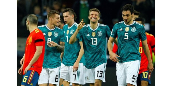 A Alemanha e a Espanha disputaram um amistoso empate em uma reunião dos dois últimos campeões mundiais