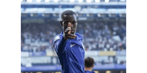 Avançado do Chelsea, Nicholas Jackson renova contrato com o clube até 2033