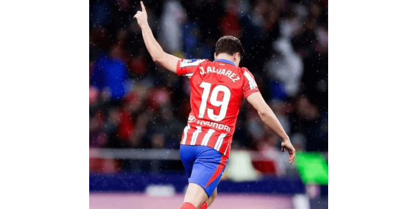 Álvarez marcou por duas vezes e o Atlético de Madrid venceu o Valladolid por 4-2 em casa