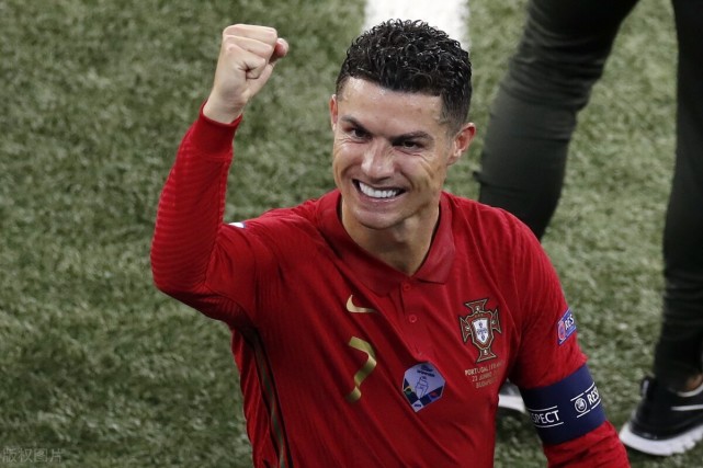 Espero que Lionel Messi e Cristiano Ronaldo não deixem nenhum arrependimento nesta Copa da Europa e na Copa América