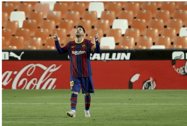 FC Barcelona reforça seu elenco para se preparar para o campeonato e a Liga dos Campeões
