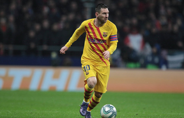 Lionel Messi ficou em primeiro com a bola na grande área