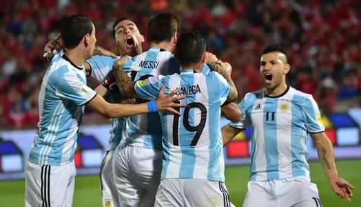 Pequena vitória da Argentina por 1 a 0 avança para os 8 primeiros