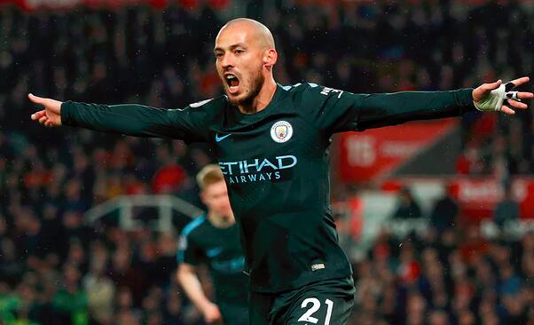 Stoke City 0 Manchester City 2: David Silva deslumbra para colocar o título ao alcance