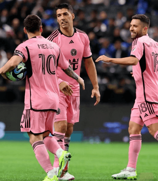 Messi e Suarez marcaram os primeiros gols do ano, e o Inter Miami sofreu uma derrota por 3-4