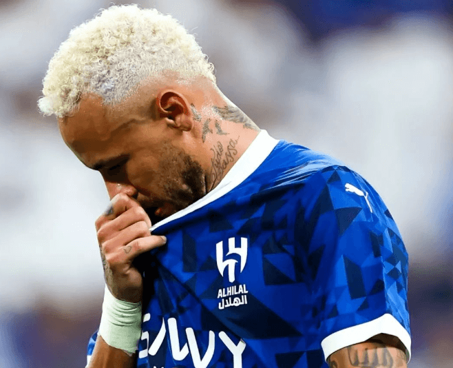 Neymar está novamente lesionado