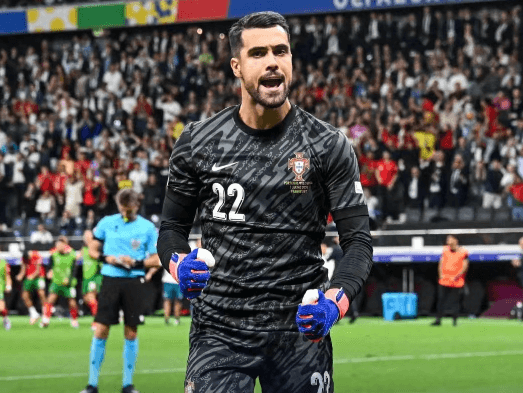 Ronaldo ainda dá tudo, Costa é o herói da promoção
