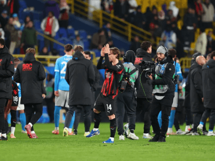 A eliminação do Milan na Taça de Itália intensifica a pressão no Campeonato Italiano