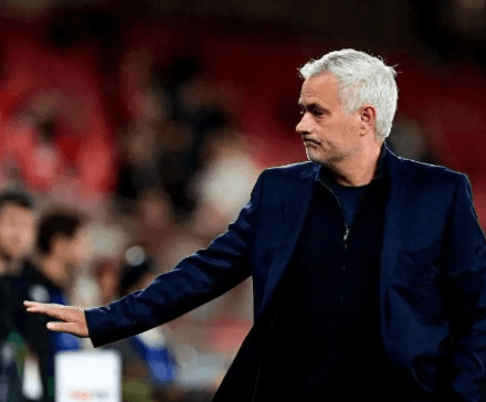 O contra-ataque desesperado de Mourinho muda o rumo da campanha do Benfica na Liga dos Campeões