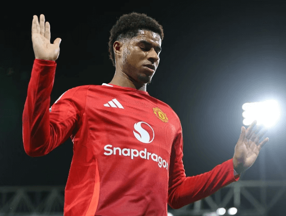 Três reforços fortes estão prestes a juntar-se ao AC Milan