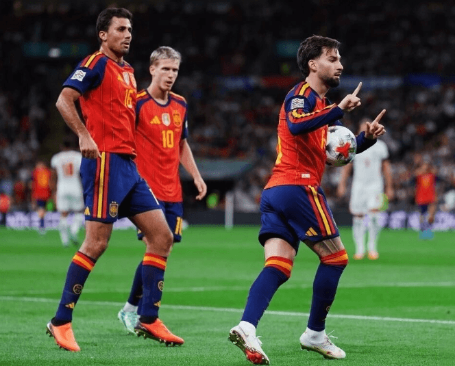 Invicta há 39 jogos! Espanha vira o marcador frente à Inglaterra e demonstra nível de campeão