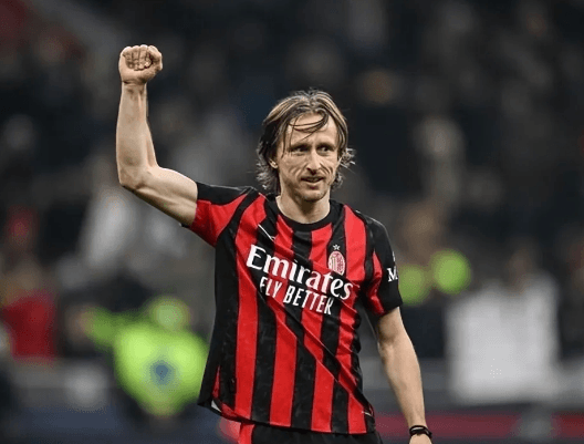 Modric, de 40 anos, despede-se do Milan e pondera a retirada após o Mundial