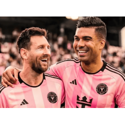 De rival a companheiro de equipa – Casemiro presta homenagem a Messi De rival a companheiro de equipa – Casemiro presta homenagem a Messi
